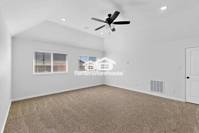 Building Photo - MOVE IN READY - 4BED/3BATH - LITTLE ELM, T...