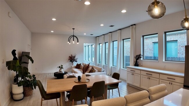 Building Photo - 27127 Cutleaf Daisy Ct