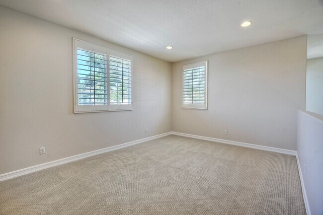 Building Photo - 4Bed/3Bath Carlsbad Home with Office  & Lo...