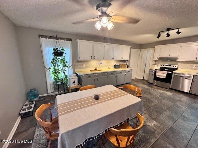 Building Photo - 991 Hardesty Loop Rd