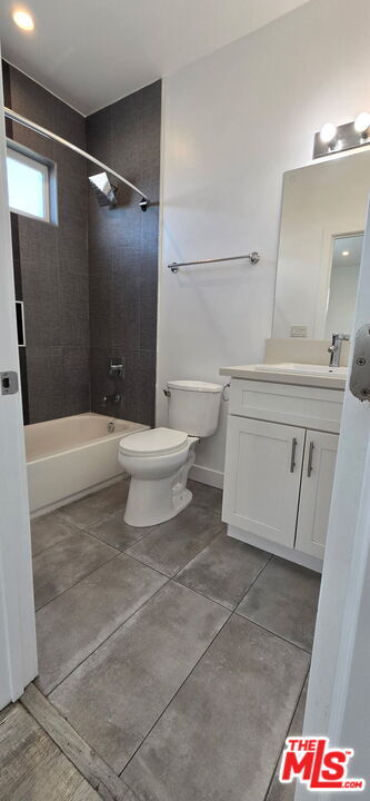 Building Photo - 642 N Manhattan Pl