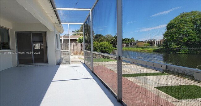 Building Photo - 9060 SW 53rd St