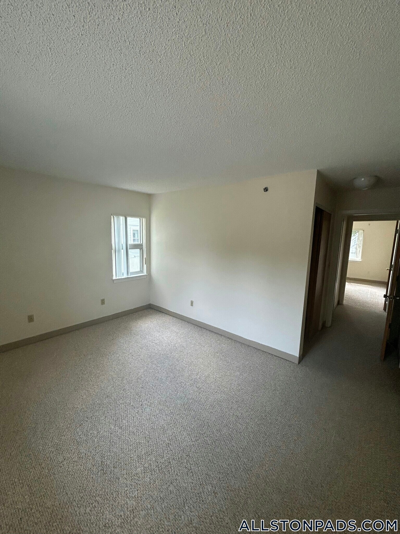 Building Photo - 150 N Beacon St