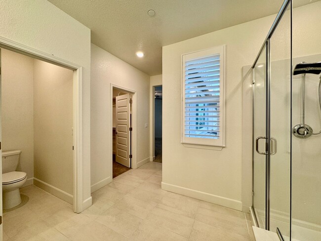 Building Photo - AVAILABLE 08/01/2026 3 YEARS NEW, BUILT BY LENNAR HOMES, 4 BED, 3 BATH, 2 CAR GARAGE