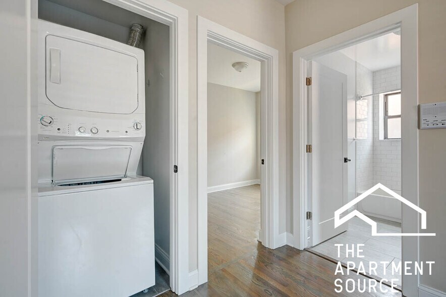 Building Photo - 3405 W Fullerton Ave