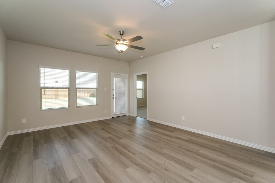 Building Photo - 831 Wisteria Ln