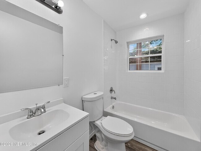 Building Photo - 2220 Flesher Ave