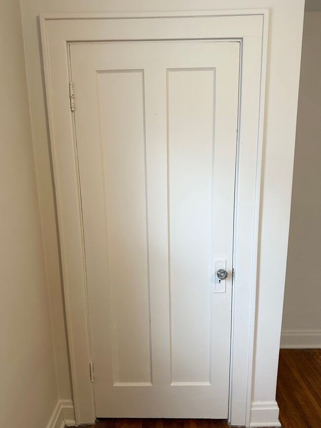 Building Photo - 66 W California Ave