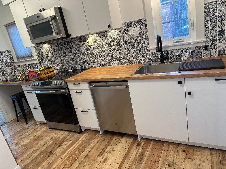 Building Photo - 14552 Southfield Fwy