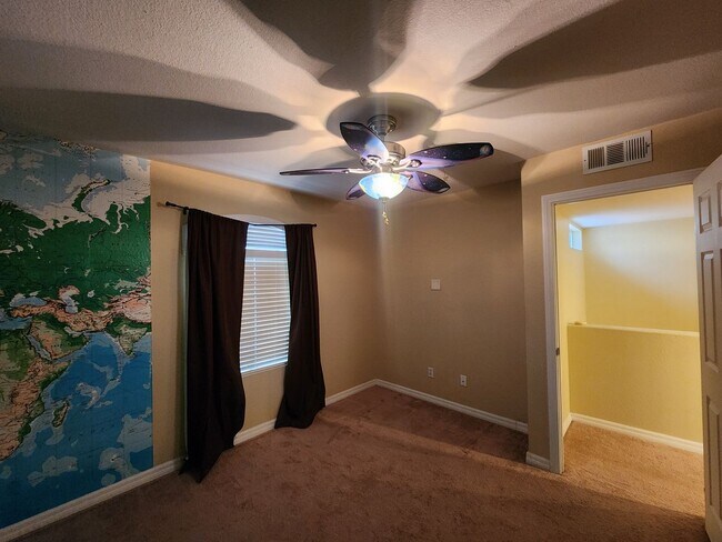 Building Photo - Modern Comfort in the Heart of Summerlin!