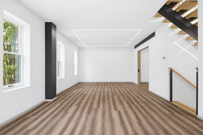 Building Photo - 107 Calder St