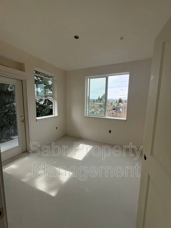 Building Photo - 1520 N Bryant St