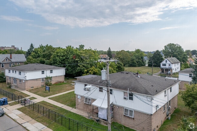 Building Photo - Kowal Apartments