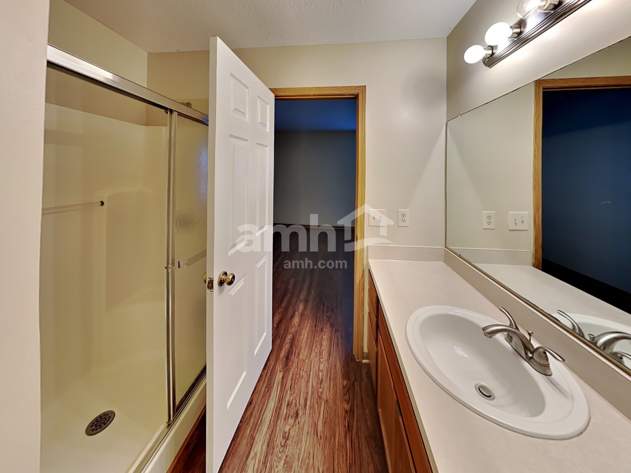 Building Photo - 6948 Kinston Dr