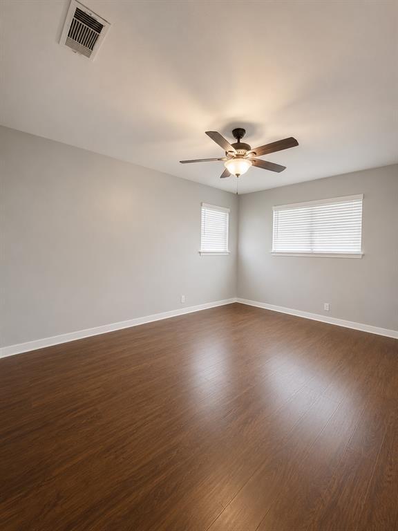 Building Photo - 305 Starbright Dr