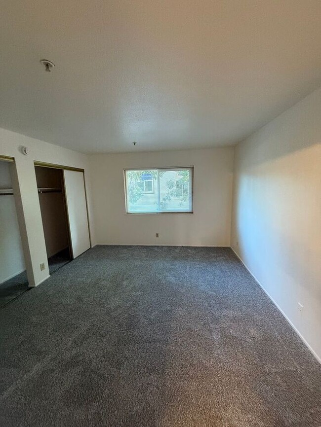 Building Photo - **MOVE IN BONUS $500 off first month rent*...