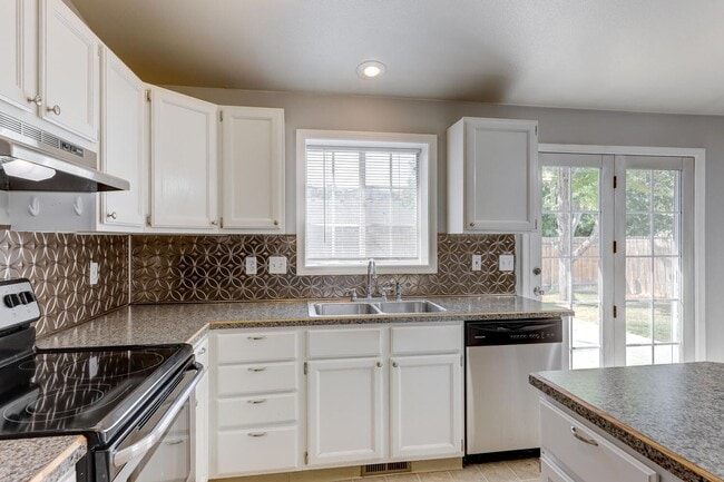 Building Photo - Desirable South East Boise Home for Rent -...