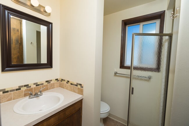 Building Photo - Modern Duplex for rent near Wandermere