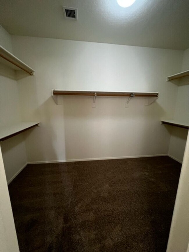 Building Photo - Great home in Sun Groves!