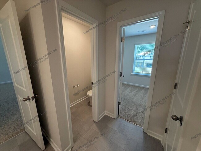 Building Photo - 122 Longleaf Ct