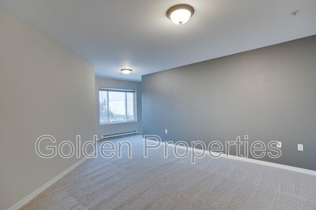Building Photo - 310 N Promenade Loop