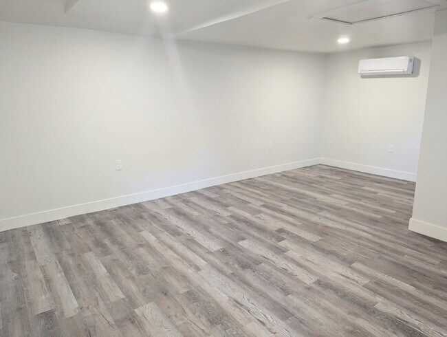 Building Photo - Beautiful Studio Near Downtown Denver – Mo...