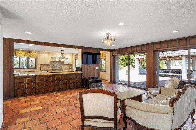 Building Photo - 8 Plaka Ct