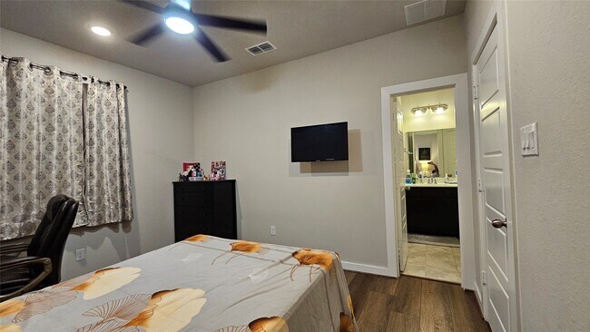 Building Photo - 18218 Bluebird Br Ln