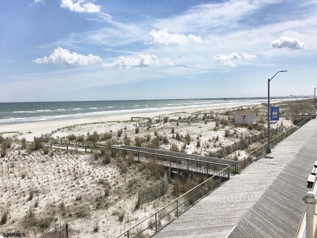 Building Photo - 5300 Boardwalk