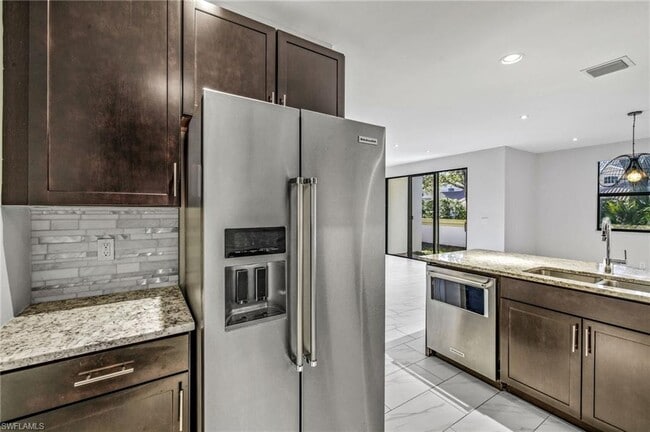 Building Photo - 7841 Bristol Cir