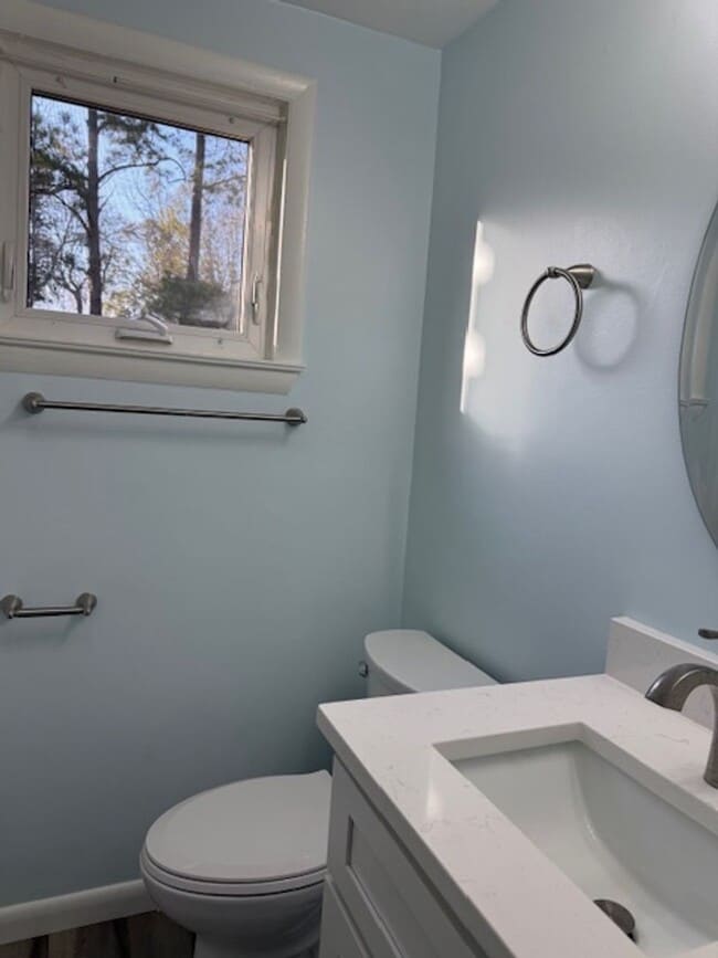 Building Photo - Heart of Surfside East of 17