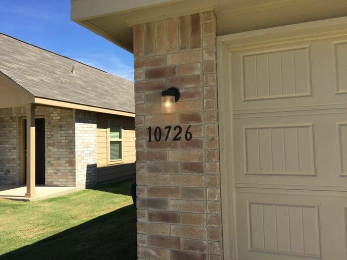 Building Photo - 10726 Goose Way