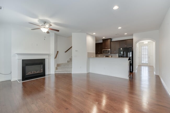 Building Photo - 5070 Longview Walk