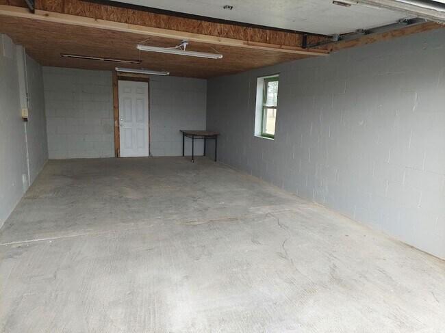 Oversized garage - 1835 W Sandusky St