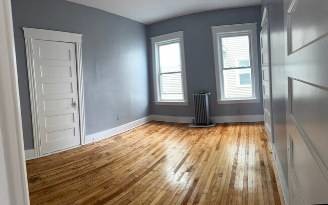 Building Photo - 57 Hamilton St