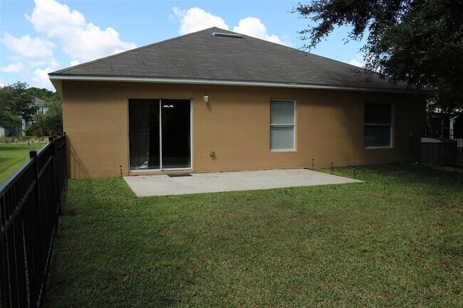 Building Photo - 132 King Arthur Ct