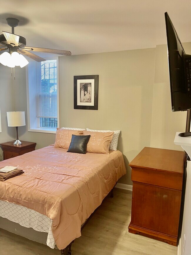 Building Photo - 121 New York Ave NW