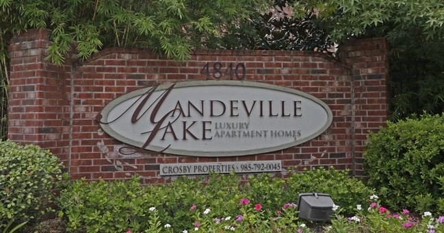 Building Photo - Mandeville Lake Apartments -