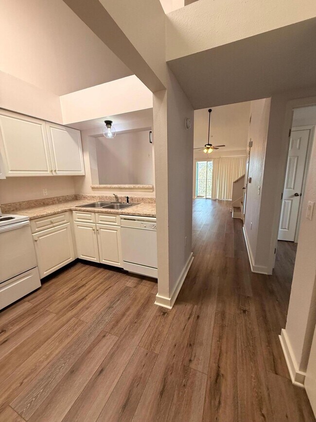 Building Photo - 4276 Calinda Ln