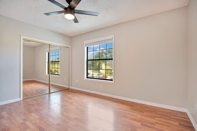 Building Photo - 3225 Oak Lawn Pl
