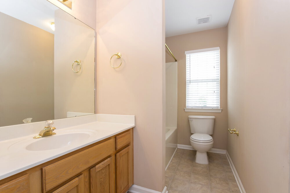 Building Photo - 4501 Sedgewood Ln
