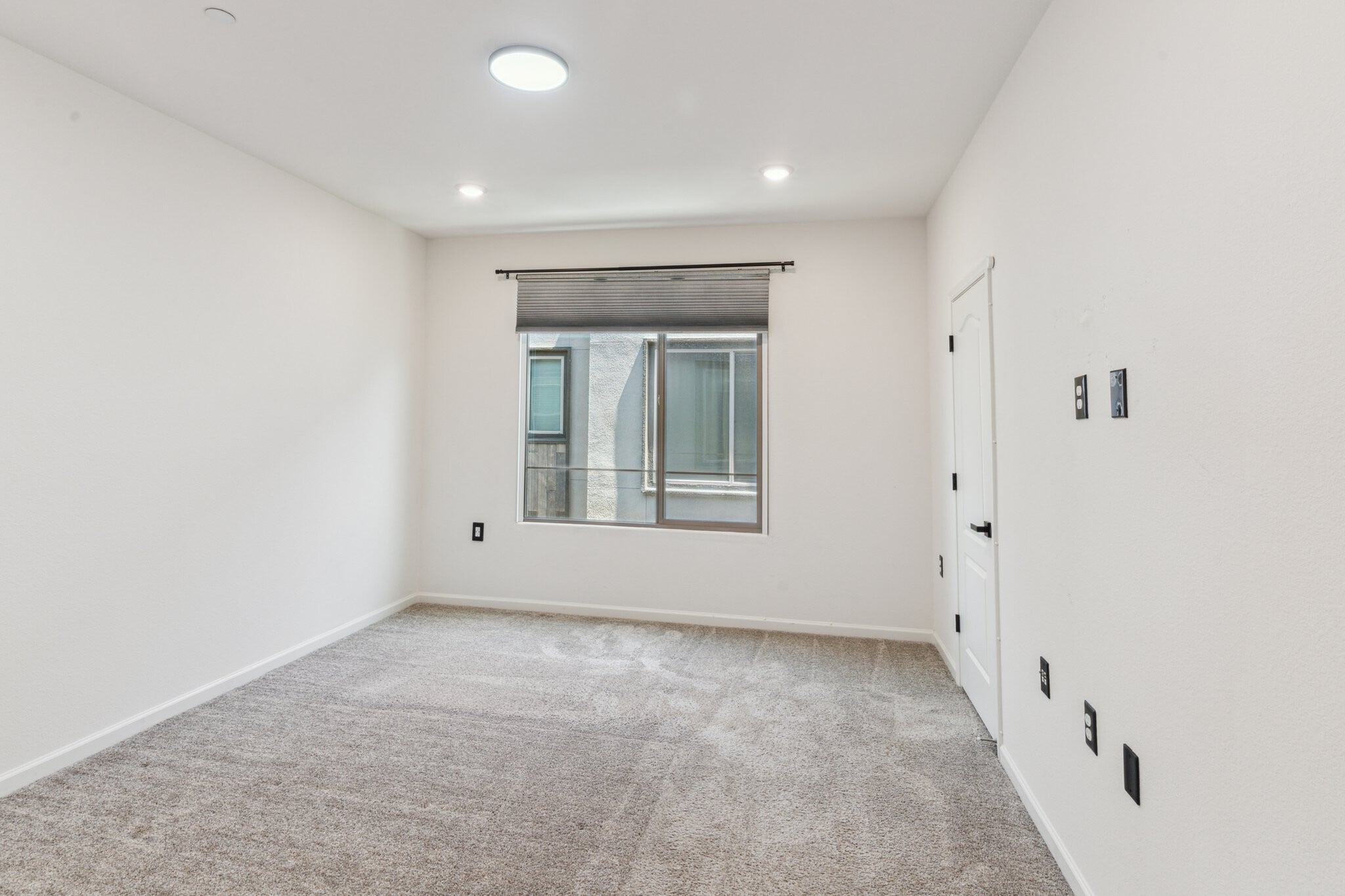 Building Photo - 25250 Villager Ln