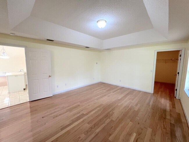 Building Photo - 87 Rose Dr