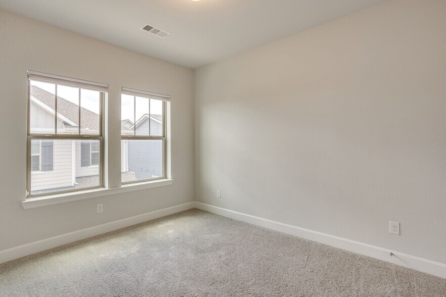 Building Photo - 14228 Walsh Ave