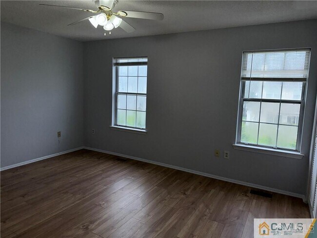 Building Photo - 31 Kingston Run