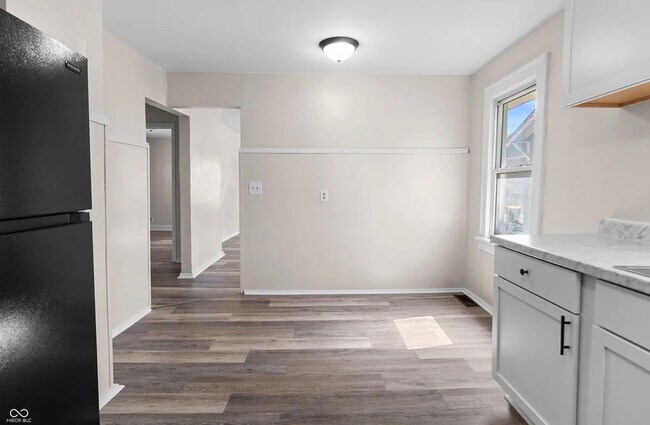 Building Photo - 618 W 22nd St