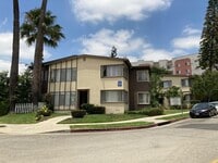 Building Photo - Reno Hoover Apartments..Beautiful, Spaciou...