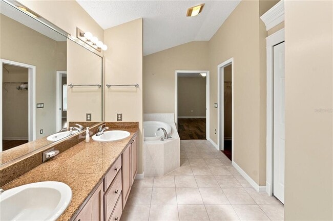 Building Photo - 1304 De La Garza Pl