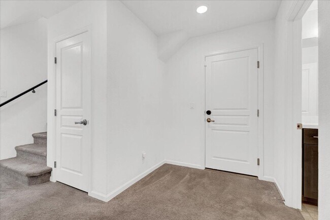 Building Photo - MOVE-IN SPECIAL! 1/2 OFF 1ST MONTHS RENT OAC!