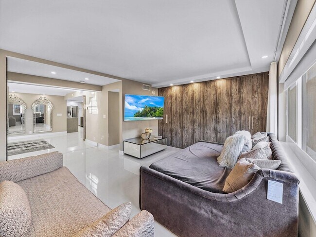 Building Photo - 1151 N Fort Lauderdale Beach Blvd